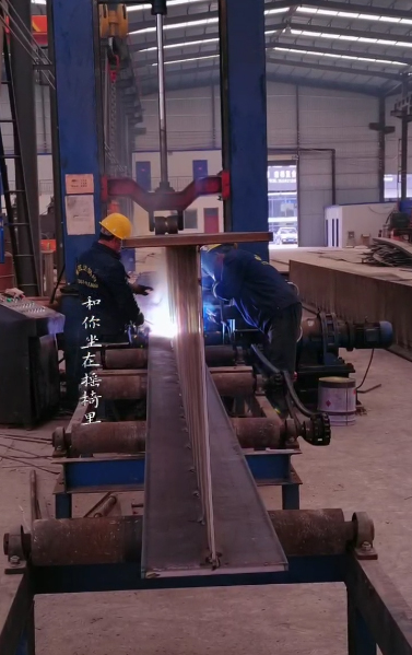 甘肃镜铁区钢结构厂H型钢组立机